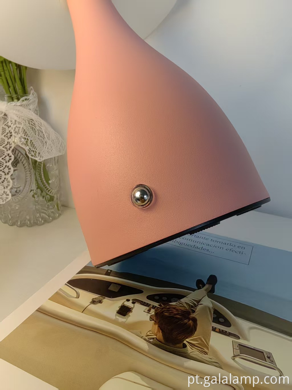 portable-bedside-night-light-usb-charging